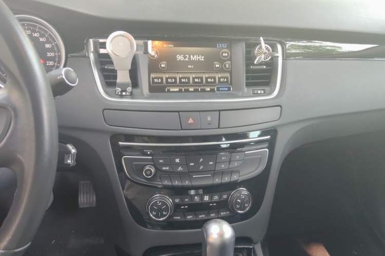Used Peugeot 508 2013 2.0L 2nd Anniversary Edition Automatic Smart Enjoyment Version Audio And AC Panel