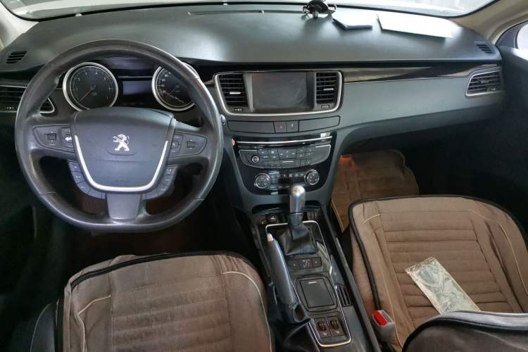 Used Peugeot 508 2013 2.0L 2nd Anniversary Edition Automatic Smart Enjoyment Version Center Console