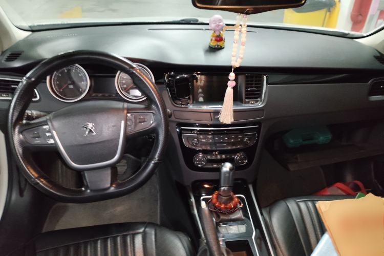 Used Peugeot 508 2013 2.0L 2nd Anniversary Edition with Automatic Sunroof – Classic Version Center Console