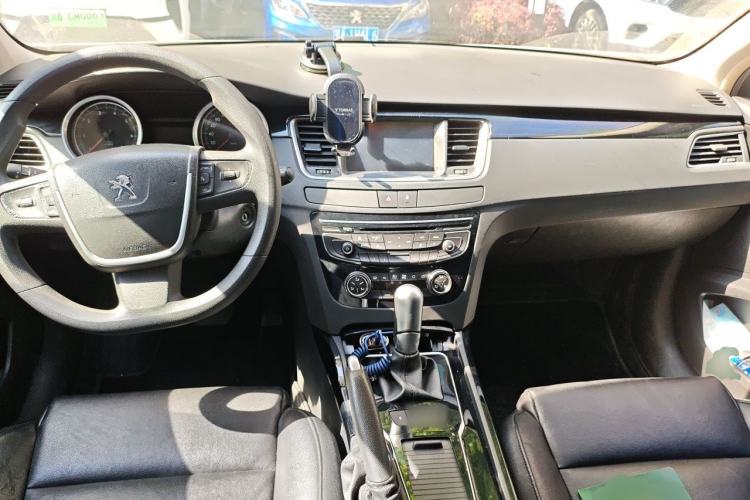 Used Peugeot 508 2013 2.0L 2nd Anniversary Edition with Automatic Sunroof – Classic Version Center Console