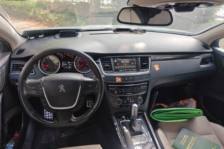 Used Peugeot 508 2013 2.3L Roland Garros Edition Center Console