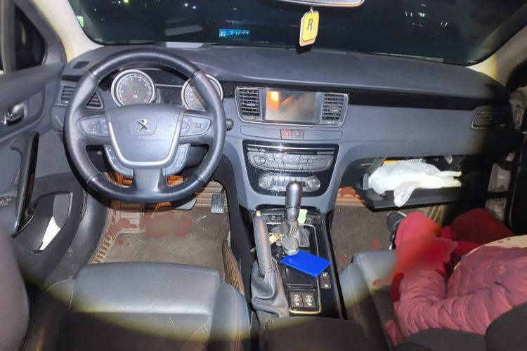 Used Peugeot 508 2013 2.3L Roland Garros Edition Center Console