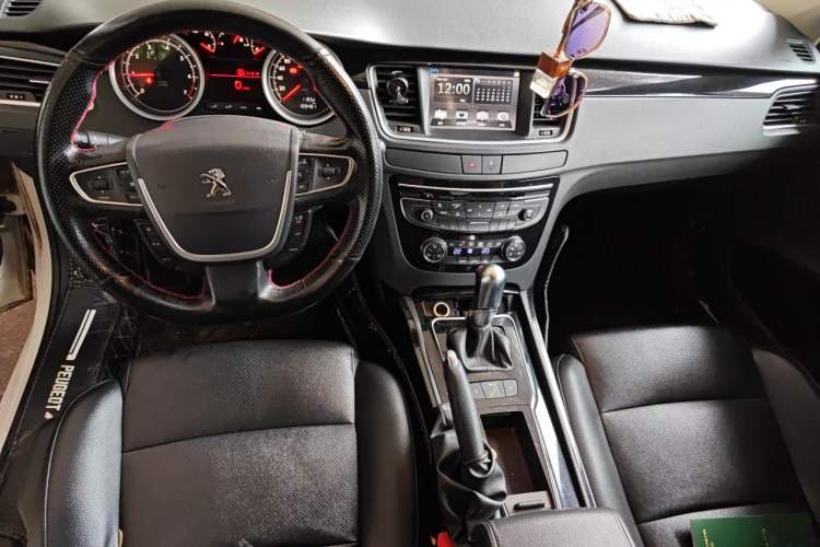 Used Peugeot 508 2013 2.0L 2nd Anniversary Edition with Automatic Sunroof – Classic Version Center Console