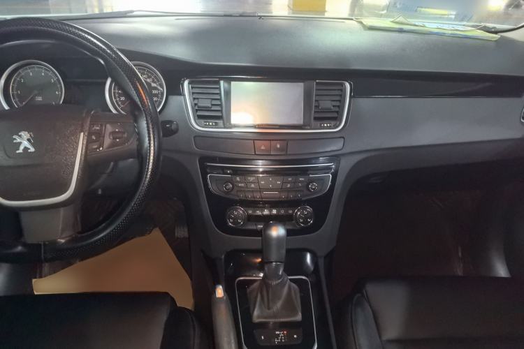Used Peugeot 508 2013 2.0L 2nd Anniversary Edition with Automatic Sunroof – Classic Version Center Console