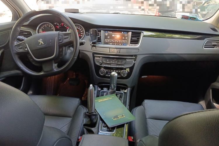Used Peugeot 508 2013 2.3L Roland Garros Edition Center Console