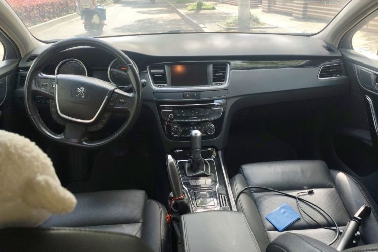 Used Peugeot 508 2013 2.0L 2nd Anniversary Edition Automatic Smart Enjoyment Version Center Console
