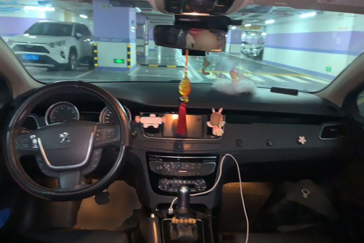 Used Peugeot 508 2013 2.0L 2nd Anniversary Edition Automatic Smart Enjoyment Version Center Console