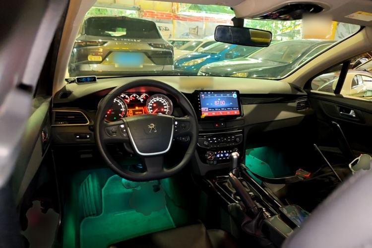 Used Peugeot 508 2013 2.0L 2nd Anniversary Edition with Automatic Sunroof – Classic Version Center Console