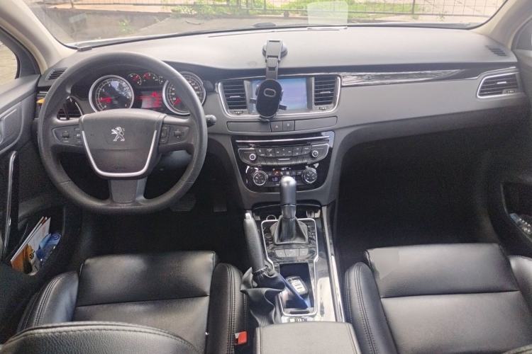 Used Peugeot 508 2013 2.0L 2nd Anniversary Edition with Automatic Sunroof – Classic Version Center Console