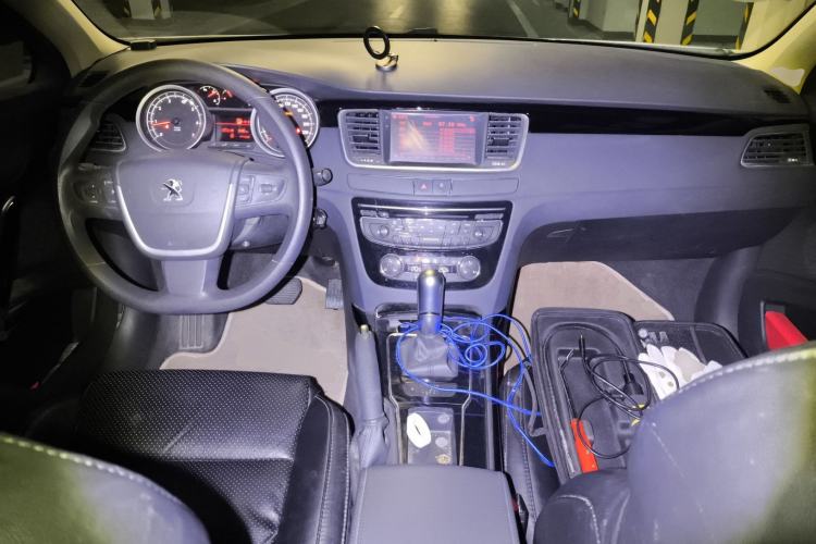 Used Peugeot 508 2013 2.0L 2nd Anniversary Edition with Automatic Sunroof – Classic Version Center Console