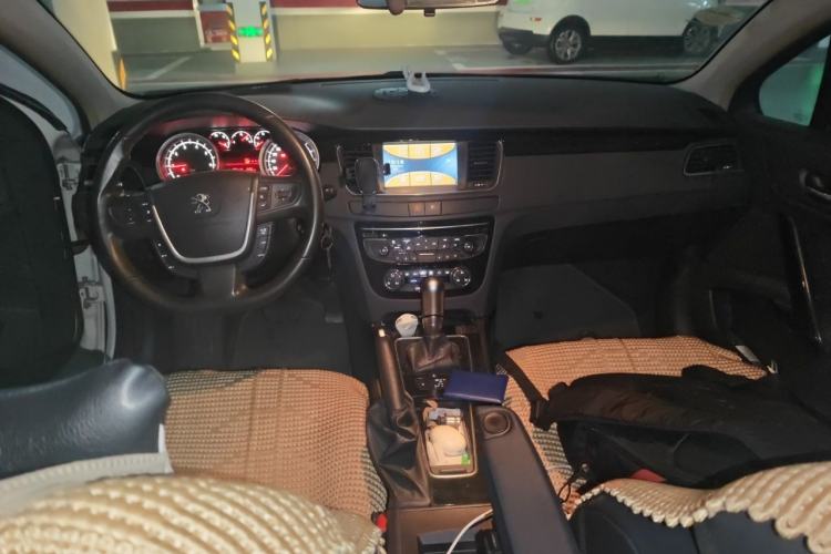 Used Peugeot 508 2013 2.0L 2nd Anniversary Edition with Automatic Sunroof – Classic Version Center Console