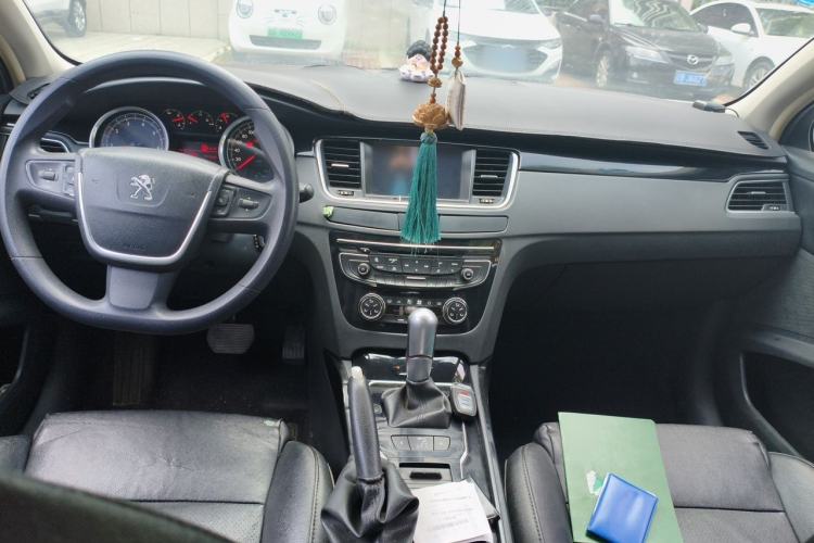 Used Peugeot 508 2013 2.0L 2nd Anniversary Edition with Automatic Sunroof – Classic Version Center Console