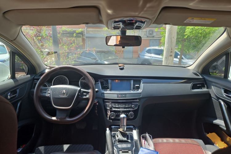 Used Peugeot 508 2013 2.0L 2nd Anniversary Edition with Automatic Sunroof – Classic Version Center Console