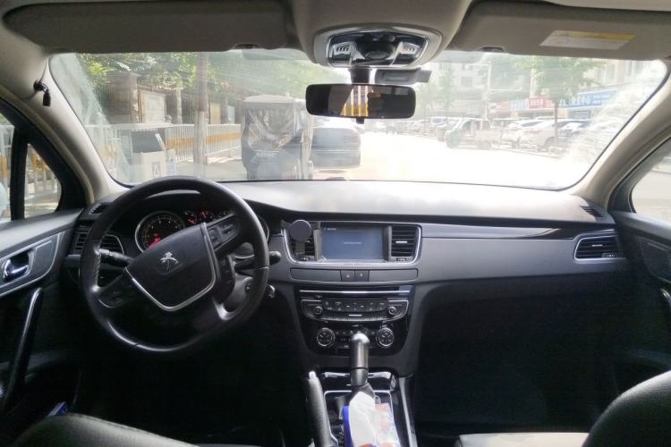 Used Peugeot 508 2013 2.0L 2nd Anniversary Edition with Automatic Sunroof – Classic Version Center Console