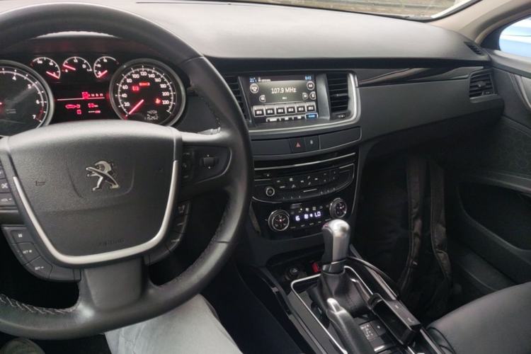 Used Peugeot 508 2013 2.0L 2nd Anniversary Edition Automatic Smart Enjoyment Version Center Console