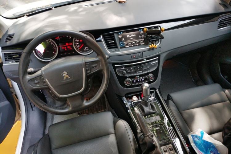 Used Peugeot 508 2013 2.0L 2nd Anniversary Edition Automatic Smart Enjoyment Version Center Console