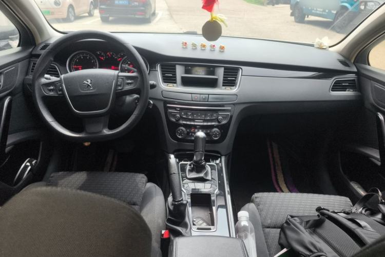 Used Peugeot 508 2013 2.0L 2nd Anniversary Edition with Automatic Sunroof – Classic Version Center Console