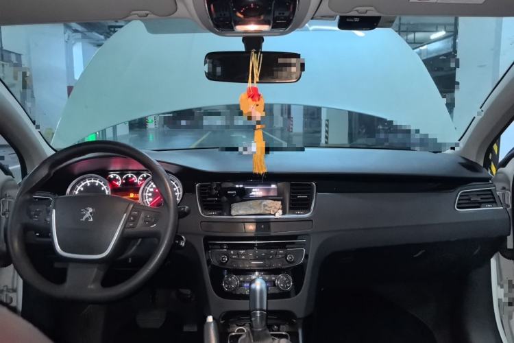 Used Peugeot 508 2013 2.0L 2nd Anniversary Edition with Automatic Sunroof – Classic Version Center Console
