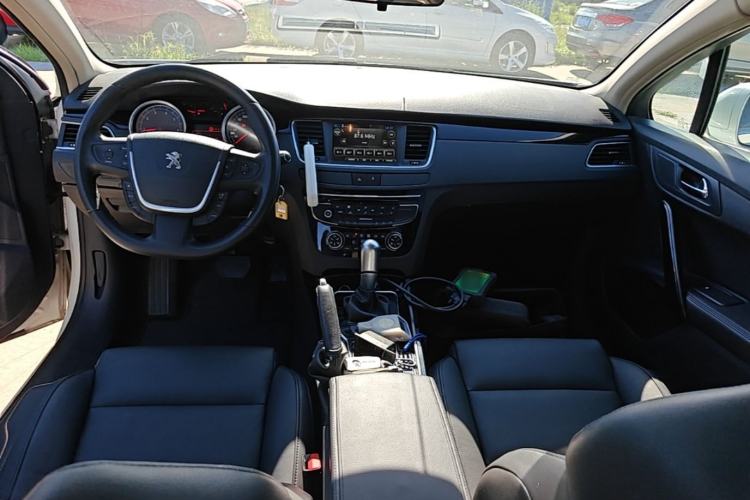 Used Peugeot 508 2013 2.0L 2nd Anniversary Edition Automatic Smart Enjoyment Version Center Console