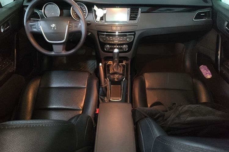 Used Peugeot 508 2013 2.0L 2nd Anniversary Edition with Automatic Sunroof – Classic Version Center Console
