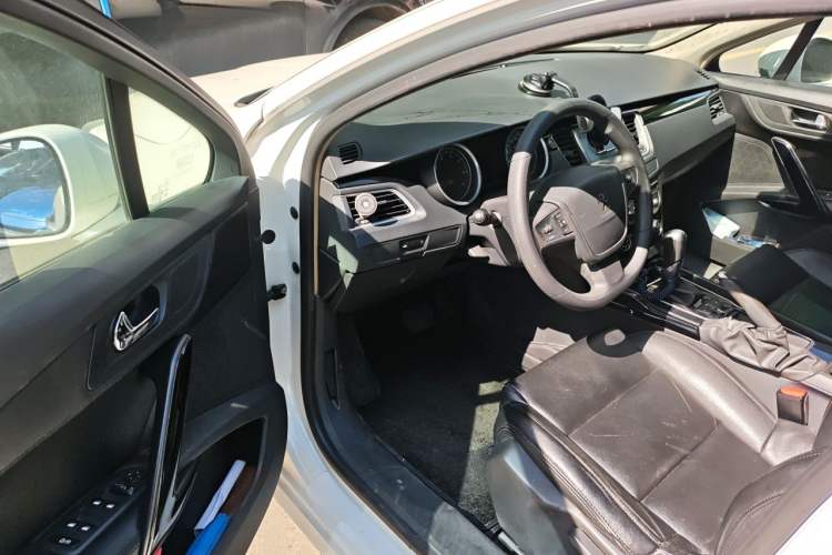 Used Peugeot 508 2013 2.0L 2nd Anniversary Edition with Automatic Sunroof – Classic Version Driver Seat