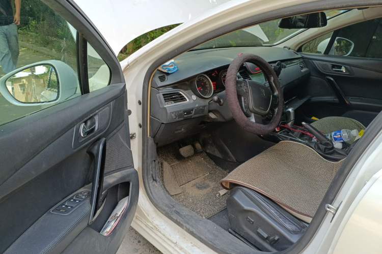 Used Peugeot 508 2013 2.0L 2nd Anniversary Edition with Automatic Sunroof – Classic Version Driver Seat