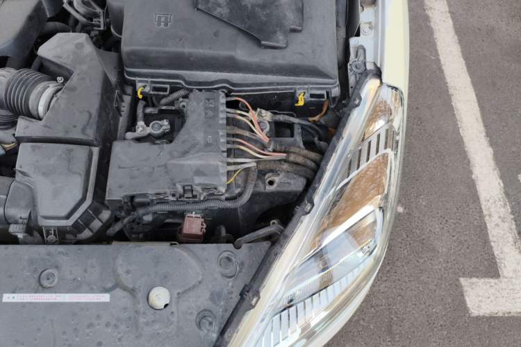 Used Peugeot 508 2013 2.0L 2nd Anniversary Edition with Automatic Sunroof – Classic Version Engine Bay Left