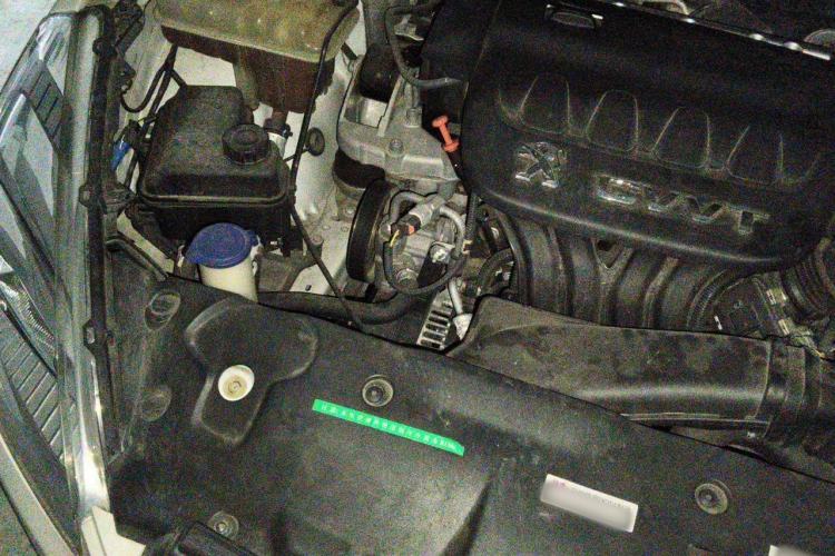 Used Peugeot 508 2013 2.0L 2nd Anniversary Edition with Automatic Sunroof – Classic Version Engine Bay Right