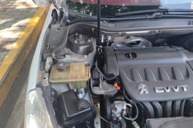 Used Peugeot 508 2013 2.0L 2nd Anniversary Edition with Automatic Sunroof – Classic Version Engine Bay Right