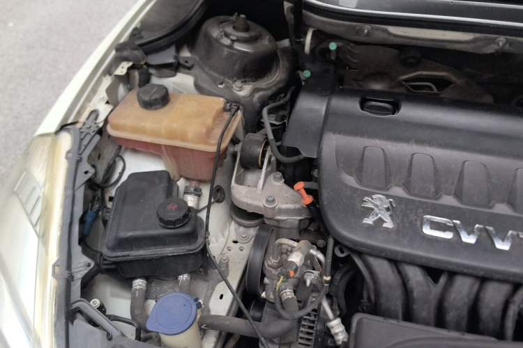 Used Peugeot 508 2013 2.0L 2nd Anniversary Edition with Automatic Sunroof – Classic Version Engine Bay Right