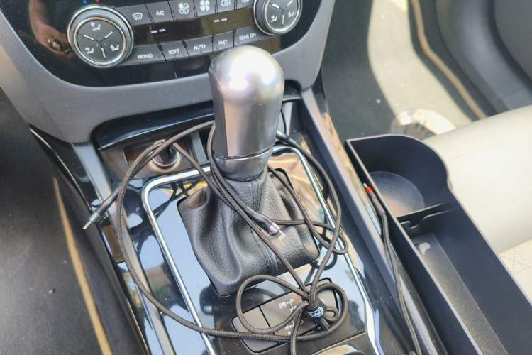 Used Peugeot 508 2013 2.3L Roland Garros Edition Gear Lever