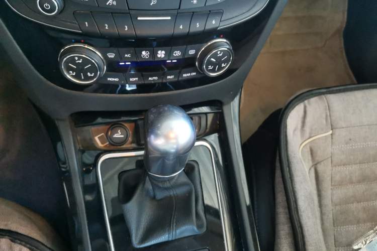 Used Peugeot 508 2013 2.0L 2nd Anniversary Edition Automatic Smart Enjoyment Version Gear Lever