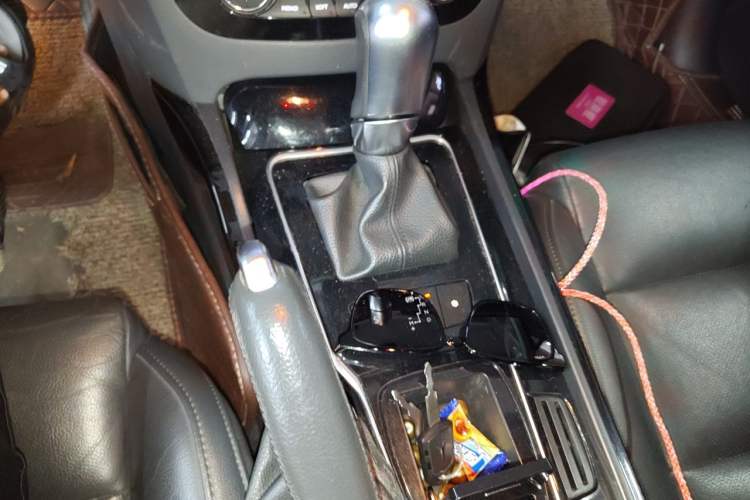Used Peugeot 508 2013 2.0L 2nd Anniversary Edition Automatic Smart Enjoyment Version Gear Lever
