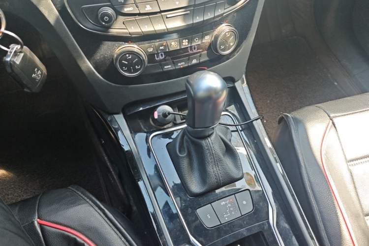 Used Peugeot 508 2013 2.0L 2nd Anniversary Edition with Automatic Sunroof – Classic Version Gear Lever