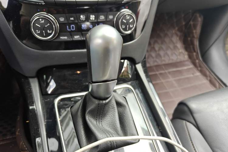 Used Peugeot 508 2013 2.0L 2nd Anniversary Edition Automatic Smart Enjoyment Version Gear Lever