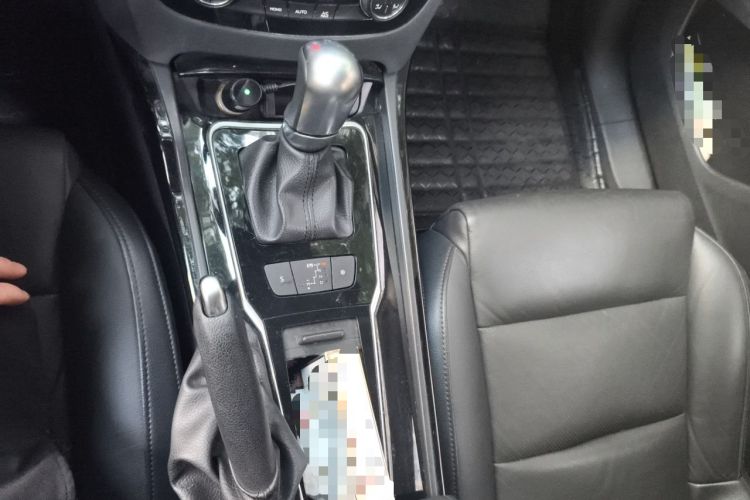 Used Peugeot 508 2013 2.0L 2nd Anniversary Edition with Automatic Sunroof – Classic Version Gear Lever