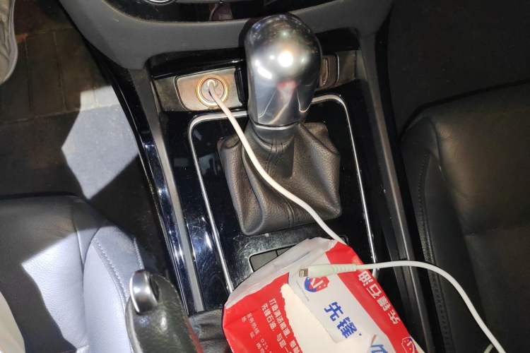Used Peugeot 508 2013 2.0L 2nd Anniversary Edition Automatic Smart Enjoyment Version Gear Lever