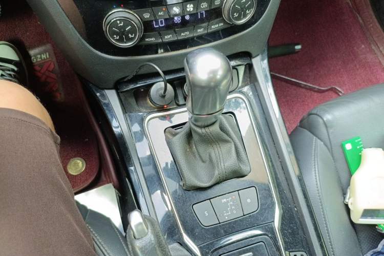 Used Peugeot 508 2013 2.0L 2nd Anniversary Edition Automatic Smart Enjoyment Version Gear Lever
