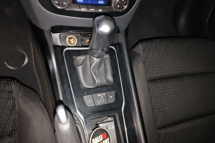 Used Peugeot 508 2013 2.0L 2nd Anniversary Edition with Automatic Sunroof – Classic Version Gear Lever