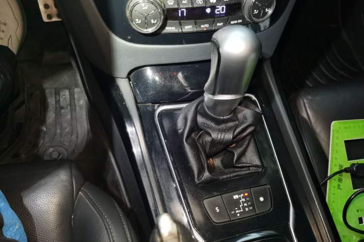 Used Peugeot 508 2013 2.0L 2nd Anniversary Edition Automatic Smart Enjoyment Version Gear Lever