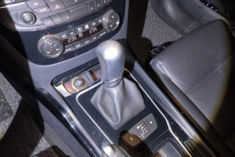 Used Peugeot 508 2013 2.3L 2nd Anniversary Automatic Smart Edition Gear Lever