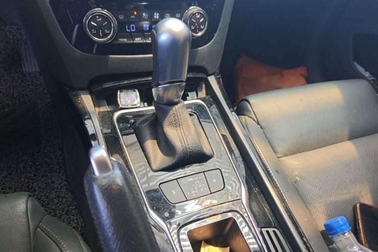Used Peugeot 508 2013 2.0L 2nd Anniversary Edition Automatic Smart Enjoyment Version Gear Lever