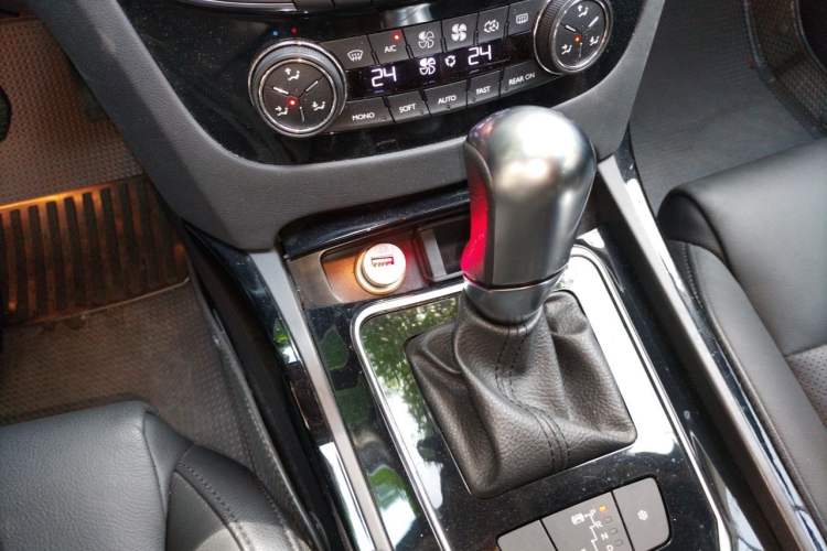 Used Peugeot 508 2013 2.0L 2nd Anniversary Edition Automatic Smart Enjoyment Version Gear Lever