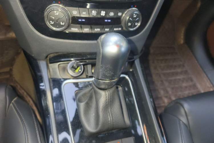 Used Peugeot 508 2013 2.0L 2nd Anniversary Edition Automatic Smart Enjoyment Version Gear Lever