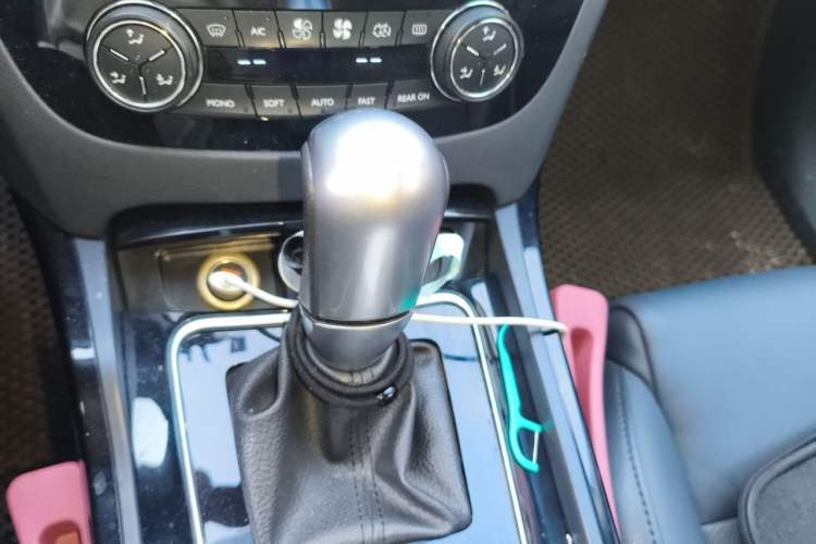 Used Peugeot 508 2013 2.0L 2nd Anniversary Edition Automatic Smart Enjoyment Version Gear Lever