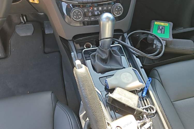 Used Peugeot 508 2013 2.0L 2nd Anniversary Edition Automatic Smart Enjoyment Version Gear Lever