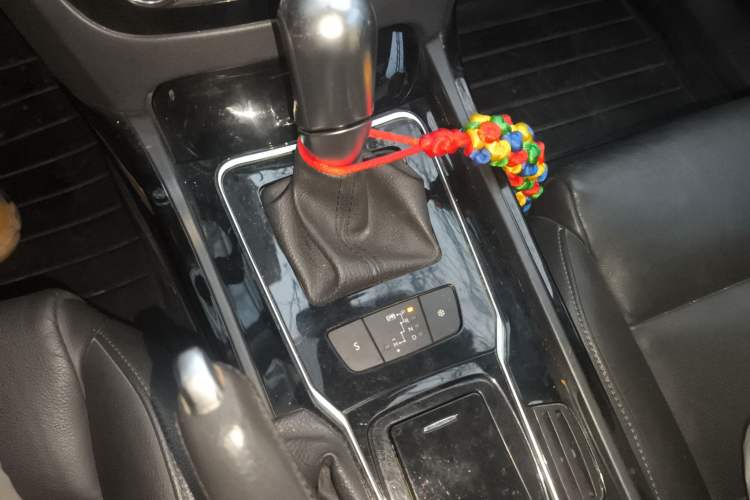 Used Peugeot 508 2013 2.0L 2nd Anniversary Edition Automatic Smart Enjoyment Version Gear Lever
