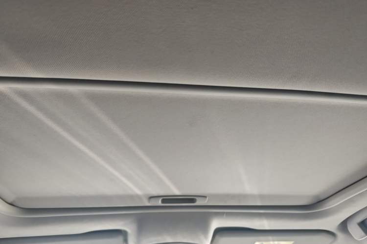 Used Peugeot 508 2013 2.0L 2nd Anniversary Edition with Automatic Sunroof – Classic Version Headliner