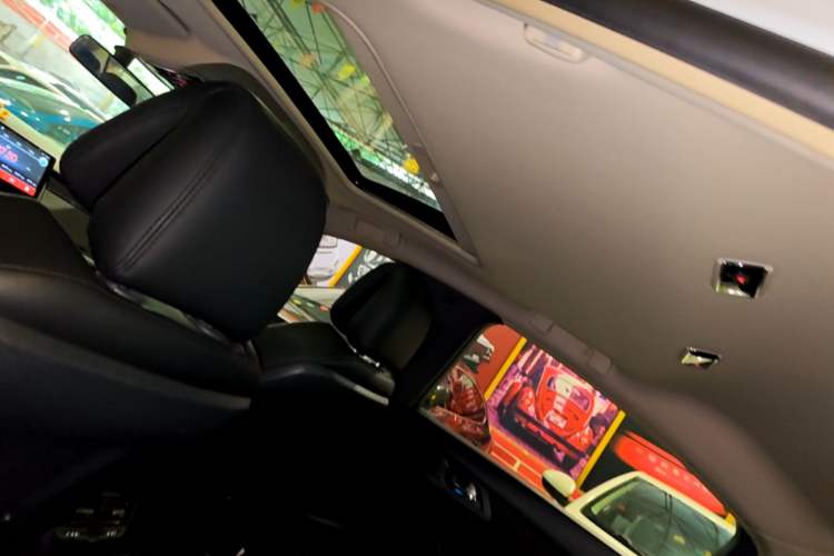Used Peugeot 508 2013 2.0L 2nd Anniversary Edition with Automatic Sunroof – Classic Version Headliner