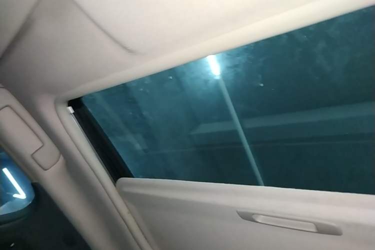 Used Peugeot 508 2013 2.0L 2nd Anniversary Edition with Automatic Sunroof – Classic Version Headliner